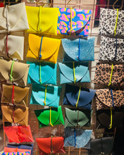 Lade das Bild in den Galerie-Viewer, Mini Geldbeutel Blau & Mintgrün & Koralle Glitzer, Muschelmuster minimalistisch kompakt