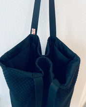 Lade das Bild in den Galerie-Viewer, SYLVIE Shopper schwarz mit elegantem Rautenmuster