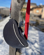 Lade das Bild in den Galerie-Viewer, VERENA Bauchtasche Velours Grau-Blau handmade in München