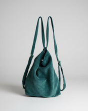 Lade das Bild in den Galerie-Viewer, INA 3-in-1 Rucksacktasche aus flaschengrünem Cord mit verstellbaren Gurten