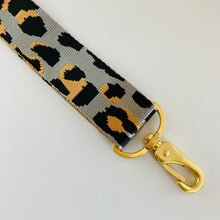 Lade das Bild in den Galerie-Viewer, Grau - Leomuster