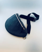 Lade das Bild in den Galerie-Viewer, VERENA Bauchtasche Velours Grau handmade in München