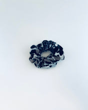 Lade das Bild in den Galerie-Viewer, Heidi Scrunchie,Camoflage, handmade, Grösse S