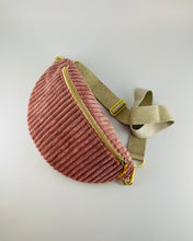 Lade das Bild in den Galerie-Viewer, *NEW* CHRISTINA BUMBAG - Cord
