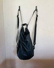 Lade das Bild in den Galerie-Viewer, DIANA Rucksacktasche | schwarz | minimalist