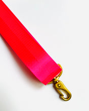 Lade das Bild in den Galerie-Viewer, Neon Pink verstellbarer Taschengurt für Bauchtasche 38mm breit