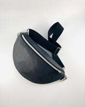 Lade das Bild in den Galerie-Viewer, MAREIKE BUMBAG