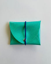 Lade das Bild in den Galerie-Viewer, Mini Geldbeutel, minimalistisch, Mintgrün Glitzer, Gummi blau