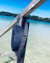 Lade das Bild in den Galerie-Viewer, VERENA Bauchtasche Velours Grau-Blau handmade in München