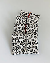 Lade das Bild in den Galerie-Viewer, Mini Geldbeutel Leomuster