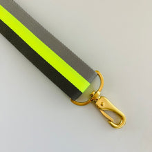 Lade das Bild in den Galerie-Viewer, Reflektierendes Gelb-Grau