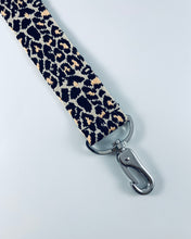 Lade das Bild in den Galerie-Viewer, Beige - Leomuster