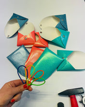 Lade das Bild in den Galerie-Viewer, Mini Geldbeutel Glitzer Mintgrün, Koralle, Blau, minimalistisch, Mix & Match