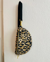 Lade das Bild in den Galerie-Viewer, *NEW* ARIANE BUMBAG