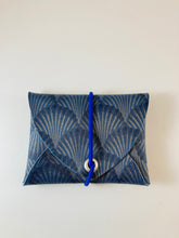 Lade das Bild in den Galerie-Viewer, Mini Geldbeutel Blaue Muscheln