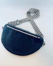 Lade das Bild in den Galerie-Viewer, VERENA Bauchtasche Velours Grau handmade in München