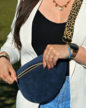 Lade das Bild in den Galerie-Viewer, ANNEROSE BUMBAG - Cord