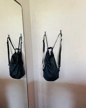 Lade das Bild in den Galerie-Viewer, DIANA Rucksacktasche | schwarz | minimalist