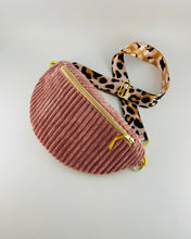 Lade das Bild in den Galerie-Viewer, *NEW* CHRISTINA BUMBAG - Cord