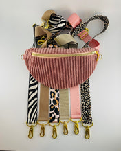 Lade das Bild in den Galerie-Viewer, *NEW* CHRISTINA BUMBAG - Cord