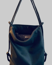 Lade das Bild in den Galerie-Viewer, MAREIKE 3-in-1 Rucksacktasche aus schwarzem Lederimitat mit verstellbaren Gurten