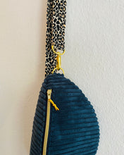 Lade das Bild in den Galerie-Viewer, RAFFA BUMBAG - Cord