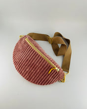 Lade das Bild in den Galerie-Viewer, *NEW* CHRISTINA BUMBAG - Cord