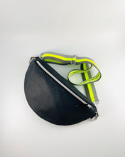 Lade das Bild in den Galerie-Viewer, MAREIKE BUMBAG