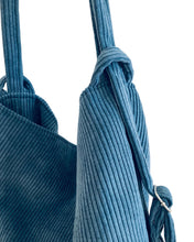 Lade das Bild in den Galerie-Viewer, 3-in-1 Rucksacktasche in Taubenblau mit längenverstellbarer Gurt