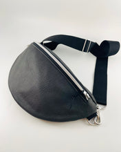 Lade das Bild in den Galerie-Viewer, MAREIKE BUMBAG