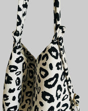 Lade das Bild in den Galerie-Viewer, ELA 3-in-1 Rucksacktasche Jacquard Leomuster