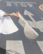 Lade das Bild in den Galerie-Viewer, BARBARA BUMBAG - limitiert