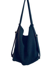 Lade das Bild in den Galerie-Viewer, SYLVIE 3-in-1 Rucksacktasche schwarz mit 3D-Rautenmuster Quilted-Optik