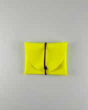 Lade das Bild in den Galerie-Viewer, Mini Geldbeutel Neongelb