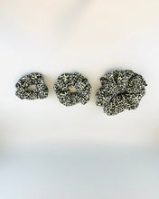 Lade das Bild in den Galerie-Viewer, Kathl Scrunchie, handmade, Leomuster