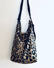 Lade das Bild in den Galerie-Viewer, ARIANE Rucksacktasche | minimalist