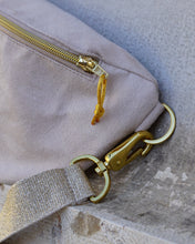 Lade das Bild in den Galerie-Viewer, Mia Bauchtasche Gurt gold