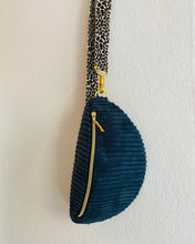 Lade das Bild in den Galerie-Viewer, RAFFA BUMBAG - Cord