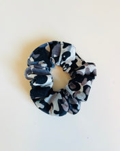 Lade das Bild in den Galerie-Viewer, Heidi Scrunchie,Camoflage, handmade, Grösse M