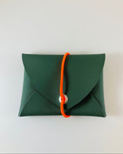 Lade das Bild in den Galerie-Viewer, Mini Geldbeutel, Olivgrün, Gummiband Neonorange
