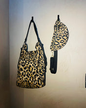 Lade das Bild in den Galerie-Viewer, ARIANE Rucksacktasche | minimalist