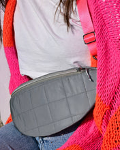 Lade das Bild in den Galerie-Viewer, CLAUDIA BUMBAG