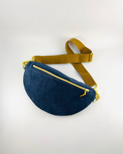 Lade das Bild in den Galerie-Viewer, ANNEROSE BUMBAG - Cord