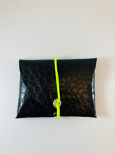 Lade das Bild in den Galerie-Viewer, Mini Geldbeutel Schwarz Schlangenoptik