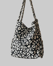 Lade das Bild in den Galerie-Viewer, ELA 3-in-1 Rucksacktasche Jacquard Leomuster