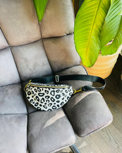 Lade das Bild in den Galerie-Viewer, ELA BUMBAG