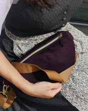 Lade das Bild in den Galerie-Viewer, HANNAH BUMBAG - Cord