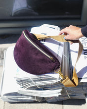 Lade das Bild in den Galerie-Viewer, HANNAH BUMBAG - Cord