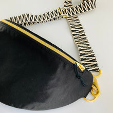 Lade das Bild in den Galerie-Viewer, CHRISSY BUMBAG