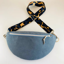 Lade das Bild in den Galerie-Viewer, FLORENTINE Bauchtasche - limitiert